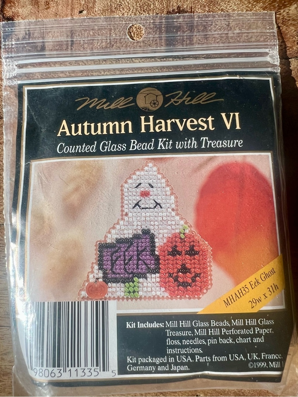 Vintage 1999 Mill Hill Eek Ghost Glass Bead Pin Kit MHAH35 New Halloween NIP NDS